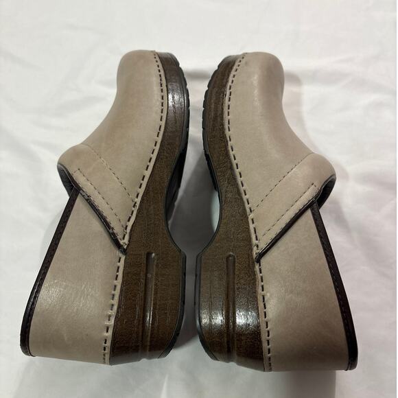 Dansko Womens 9.5 10 Professional Clogs Slip on Closed Toe Chunky Workwear Comfy - Picture 11 of 12